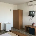 Popasul Pescarilor Deluxe 招待所 *